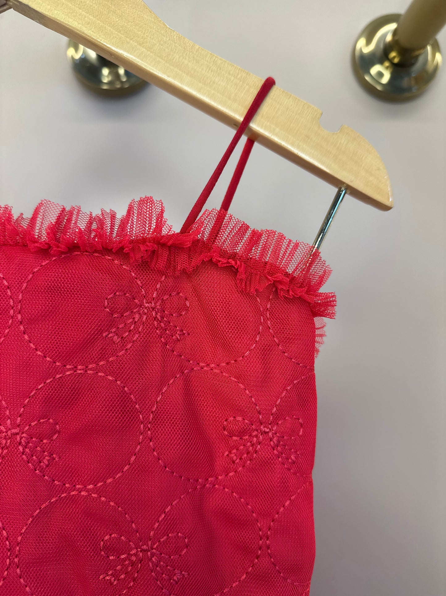 Vestido Infantil Laços Bordados Vermelho - Petit Cherie