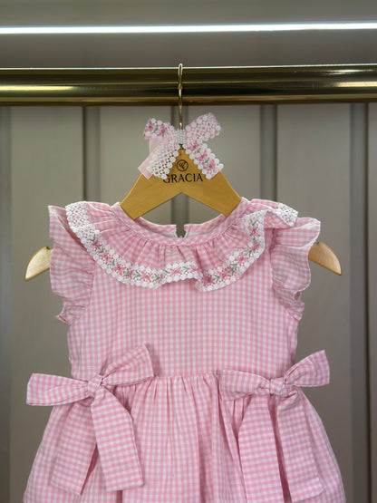 Vestido Infantil Clássico Golinha Renda Bordada Babados e Lacinhos Laterais Rosa - Roana