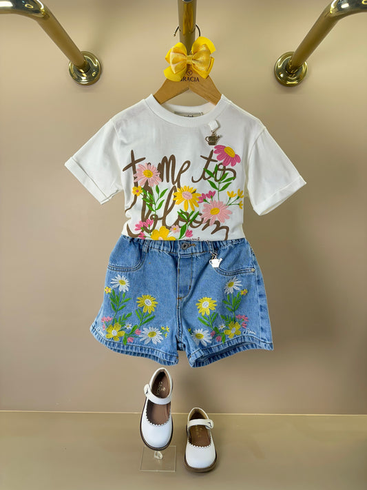 Conjunto Infantil Blusa Bordado Floral e Shorts Jeans Bordado Floral - Animê