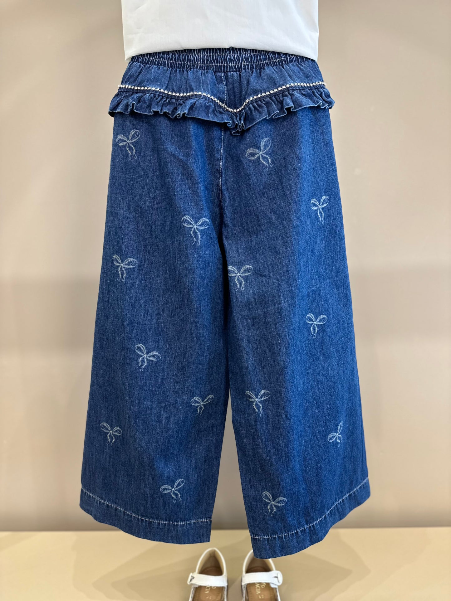 Conjuto Infantil Camisa Algodão Lacinhos Bordados e Calça Jeans - Pituchinhus