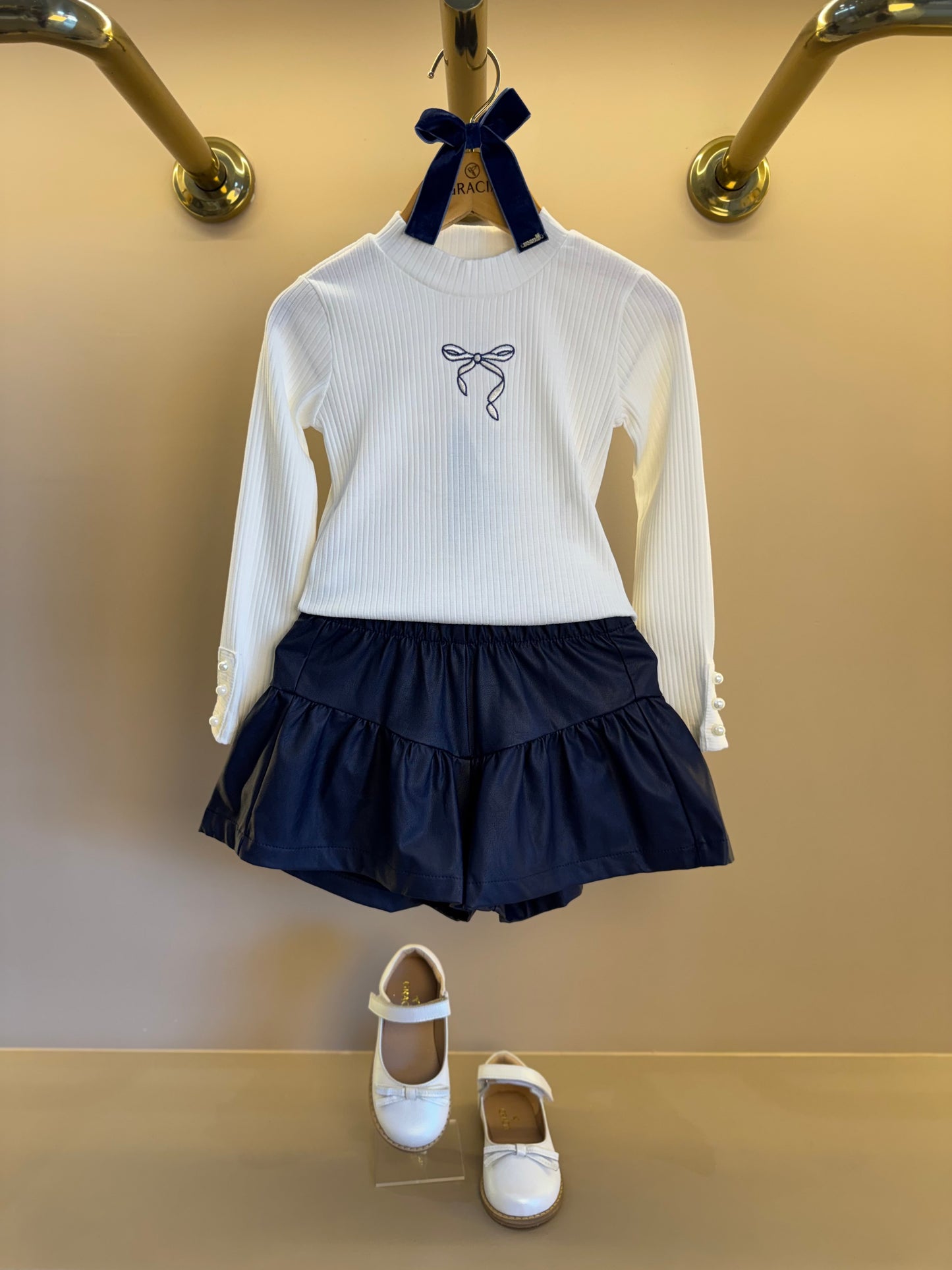 Conjunto Infantil Blusa ML Laço Bordado e Shorts Evasê Couro Tech Marinho - Beabá