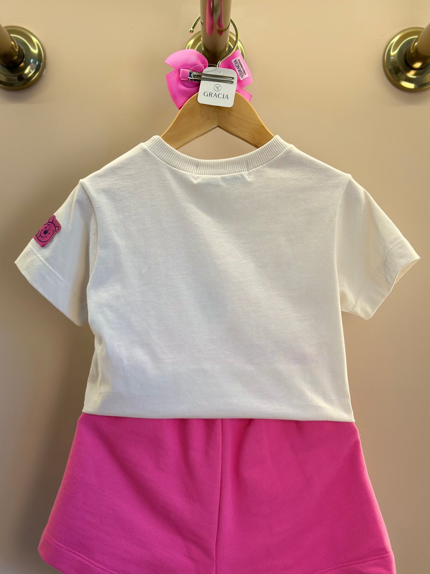 Conjunto Infantil Blusa Pooh Hunny Bege Vanilla e Shorts Rosa - Animê Petite