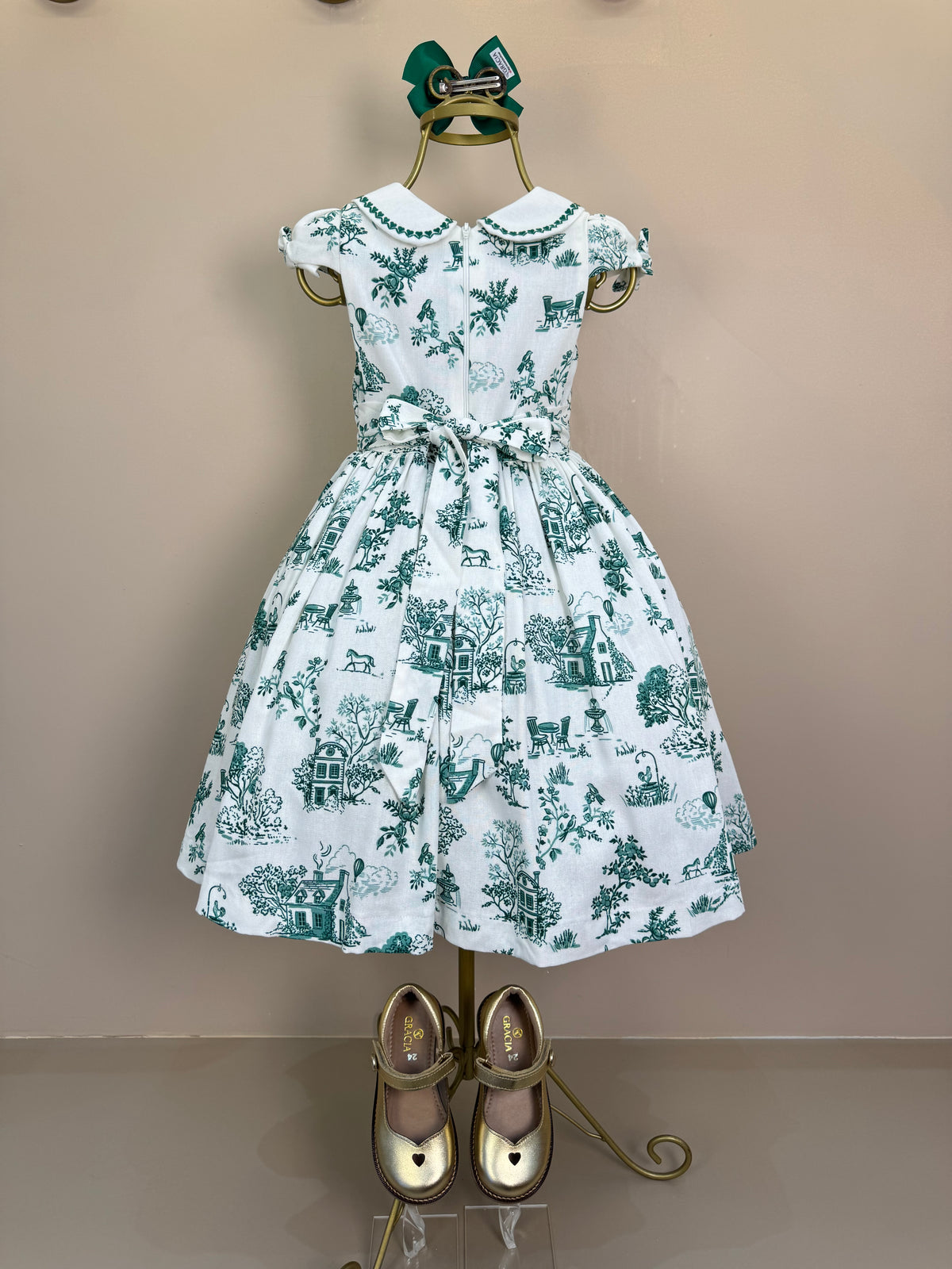Vestido Infantil Linho Bordado Florais Verde - Petit Cherie