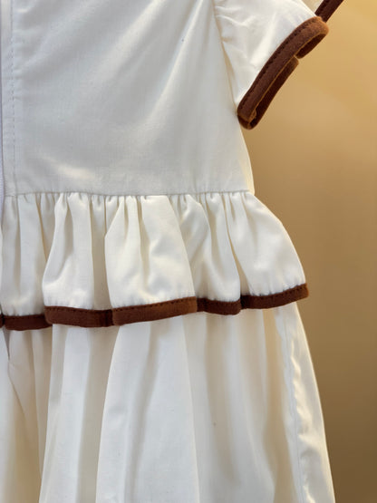 Vestido Infantil Rodado Tricoline Branco com Laço Marrom - Luluzinha
