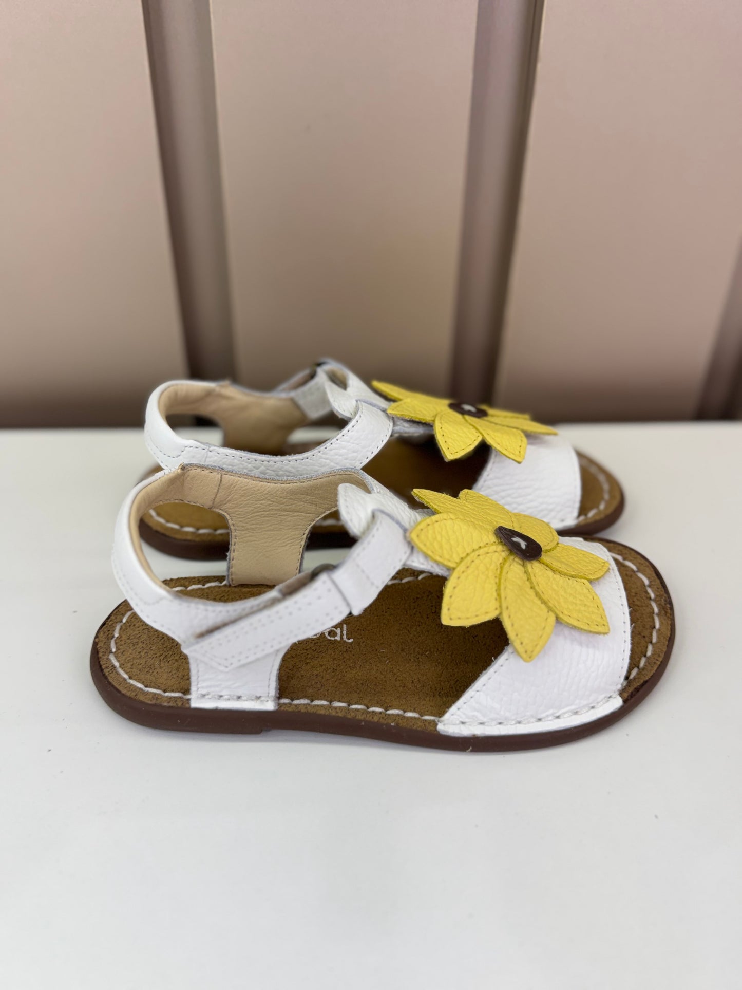 Sandália Infantil Carrossel Blanche Flor Margarida - Petit Cheval