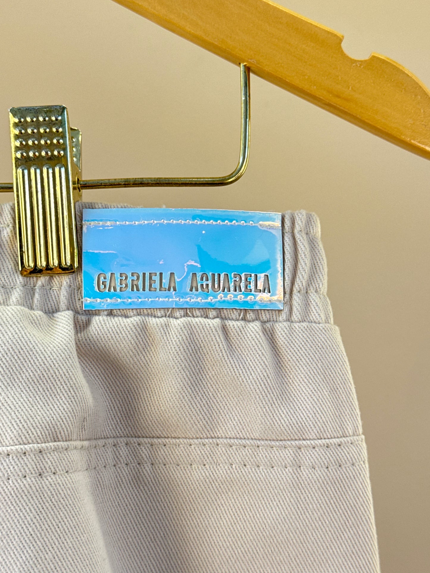 Calça Infantil Wide Leg Cargo Sarja Laços Bege - Gabriela Aquarela