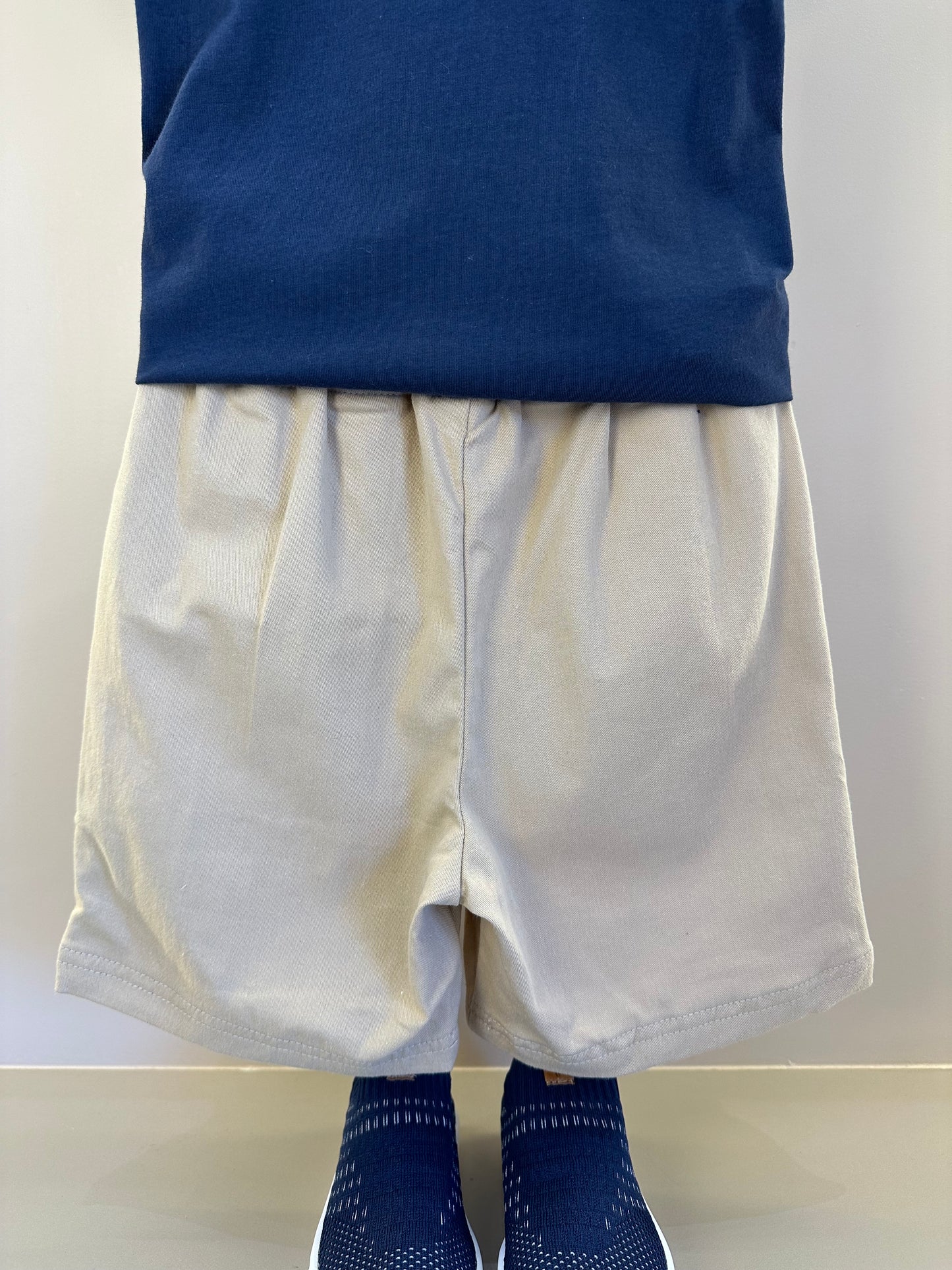 Conjunto Infantil Camiseta Calling e Bermuda Bege  - Little Johnny