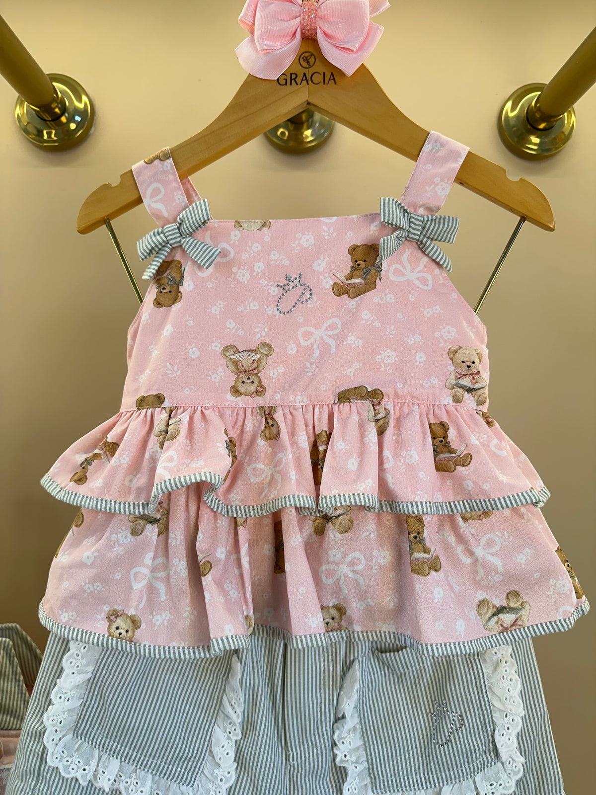 Conjunto Infantil Blusa Algodão Estampa Ursinhos Com Babados e Lacinhos e Shorts Algodão Listrado Bolsos Babadinho de Renda - Pituchinhus
