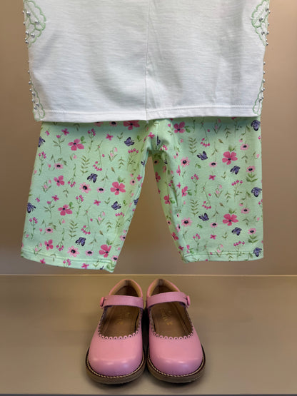 Conjunto Infantil Blusa Bordado Pérolas e Shorts Legging Verde Estampado - Petit Cherie