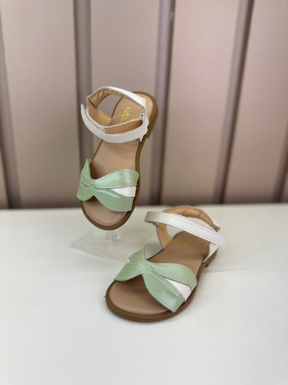 Sandália Infantil Flor Kiwi Branca Perolada - Gracia