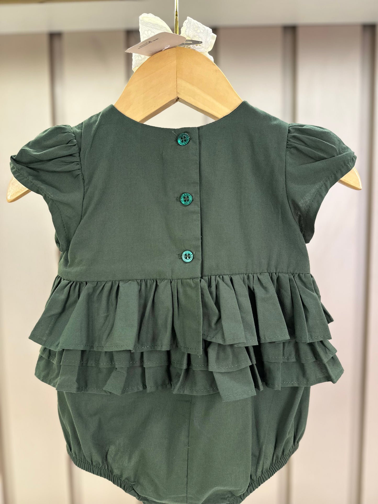 Romper Bebê Fofinho Tricoline Babados  Verde - Um Mais Um
