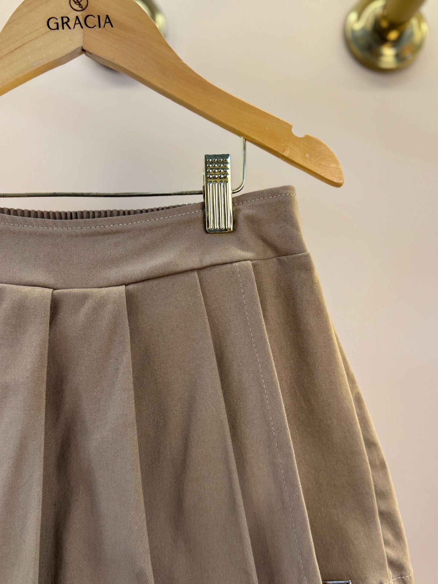 Saia-shorts Infantil Sarja Pregas Bege Escuro - Pituchinhus