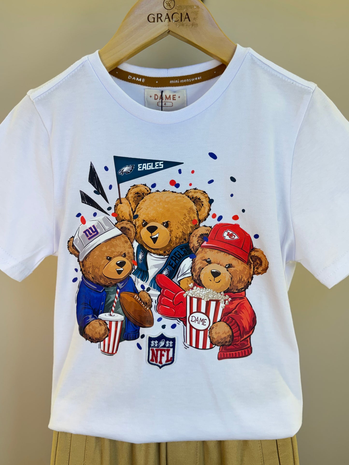 Conjunto Infantil Camiseta Algodão NFL Teddy Torcedores e Bermuda Ponto Roma Bolsos Cargo Bege - Dame