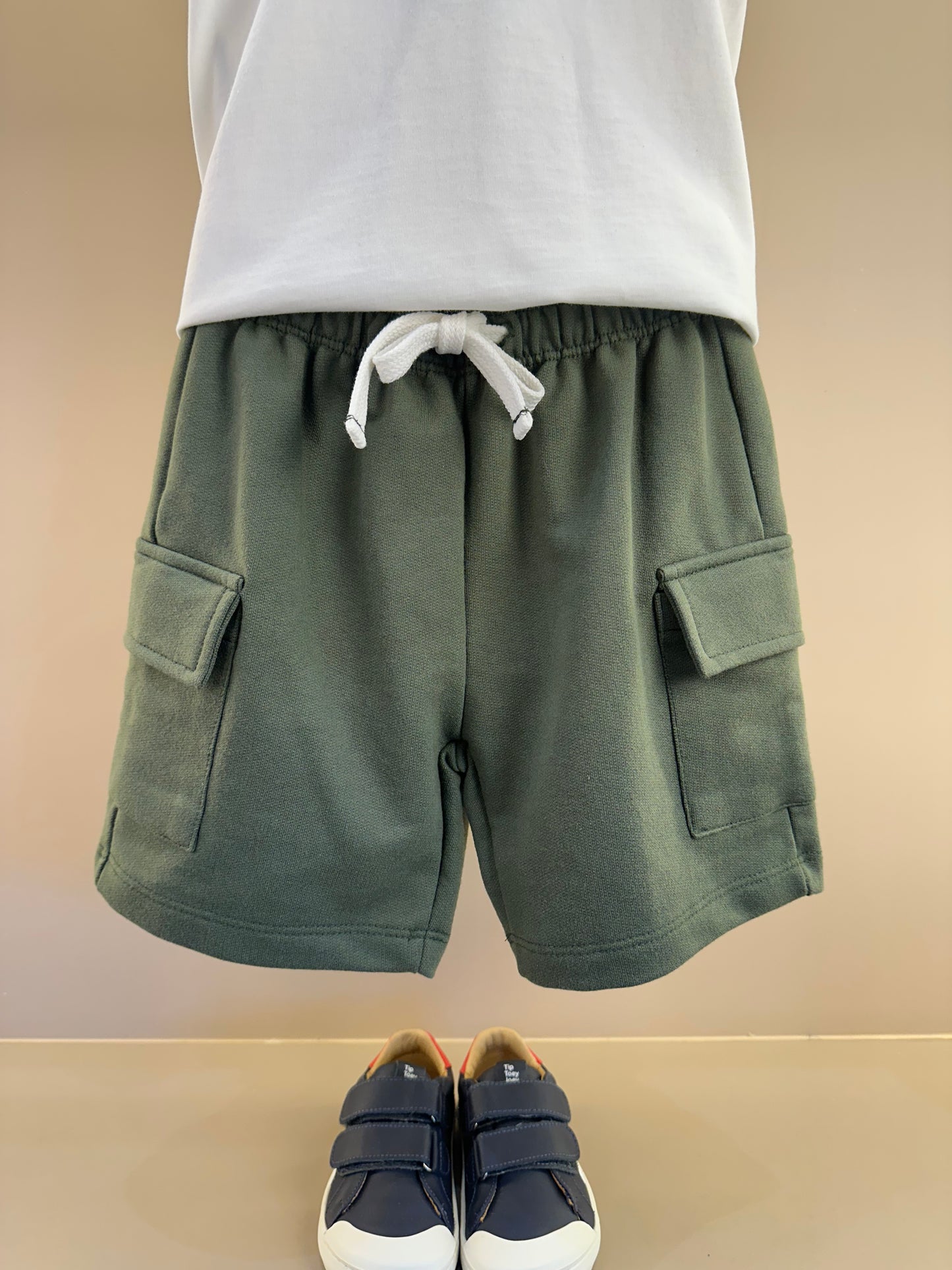 Conjunto Infantil Camiseta Silk nas Costas e Bermuda Cargo Militar Verde - Beabá
