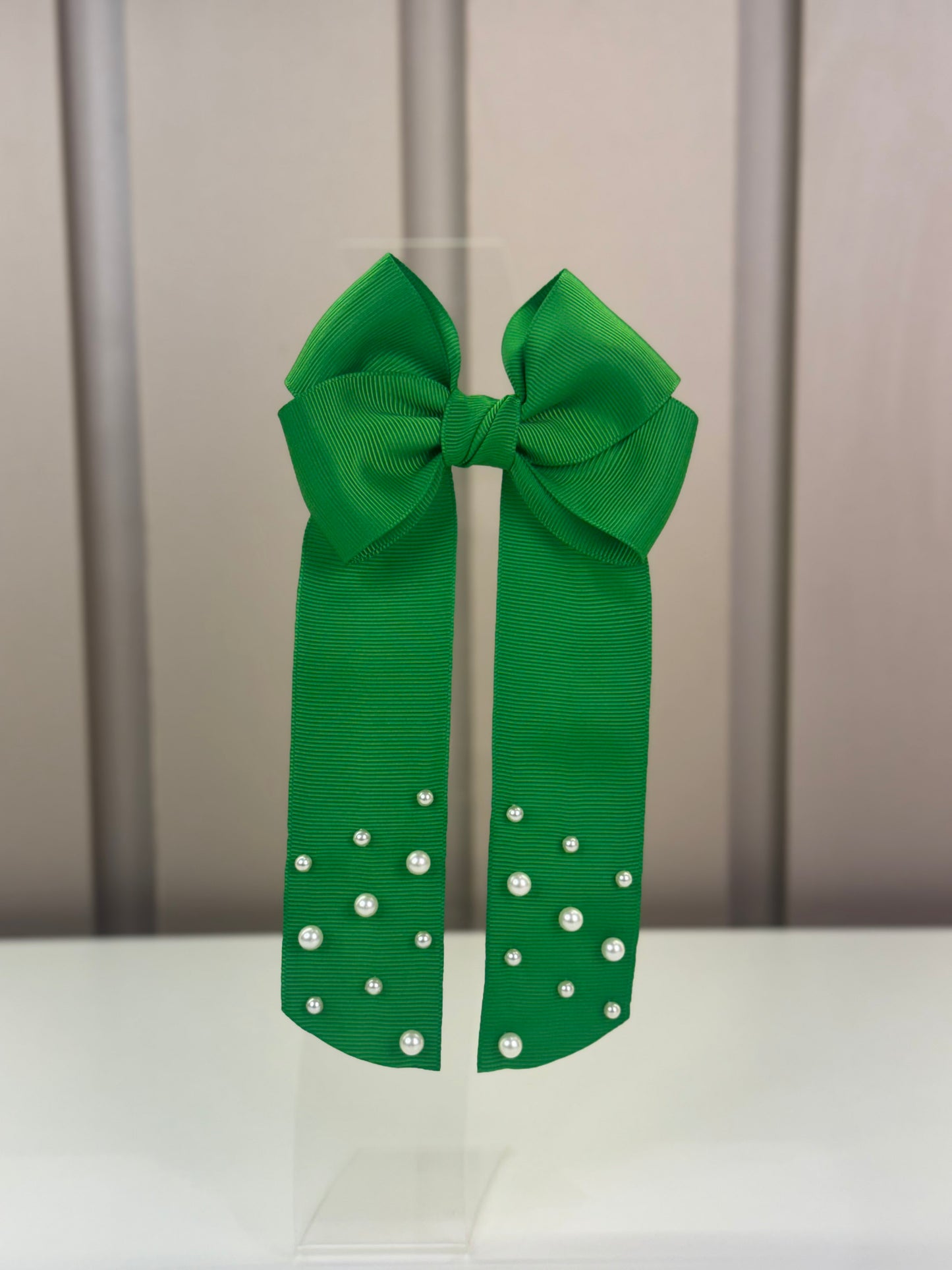 Laço Infantil Special Alongado Verde Folha Pérolas Tam. M - Gracia