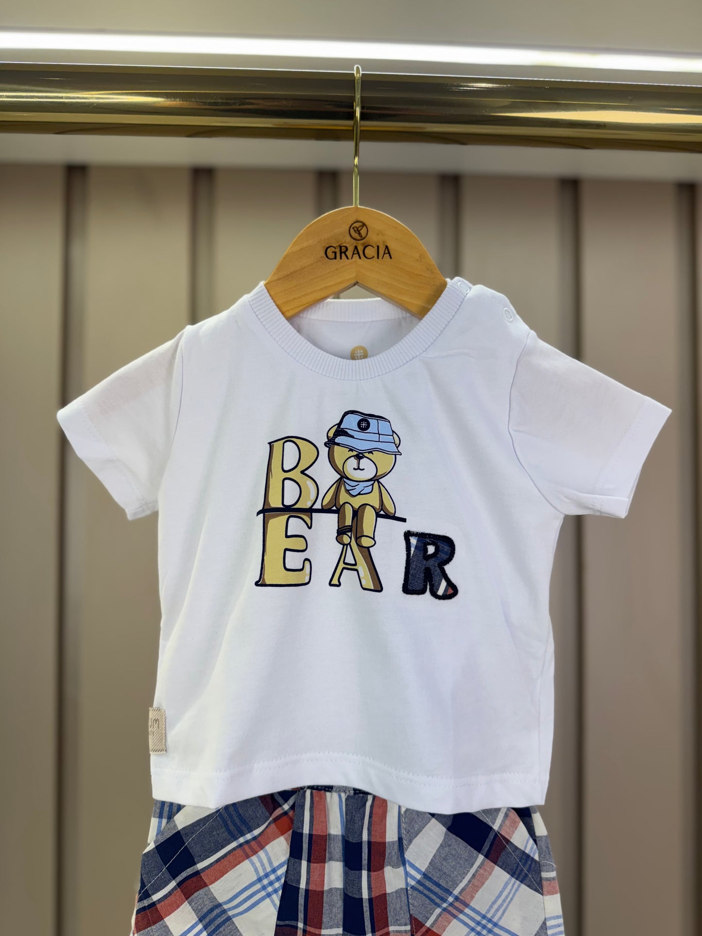 Conjunto Bebê Camiseta-Body Bear e Bermuda Xadrez Azul - Um Mais Um
