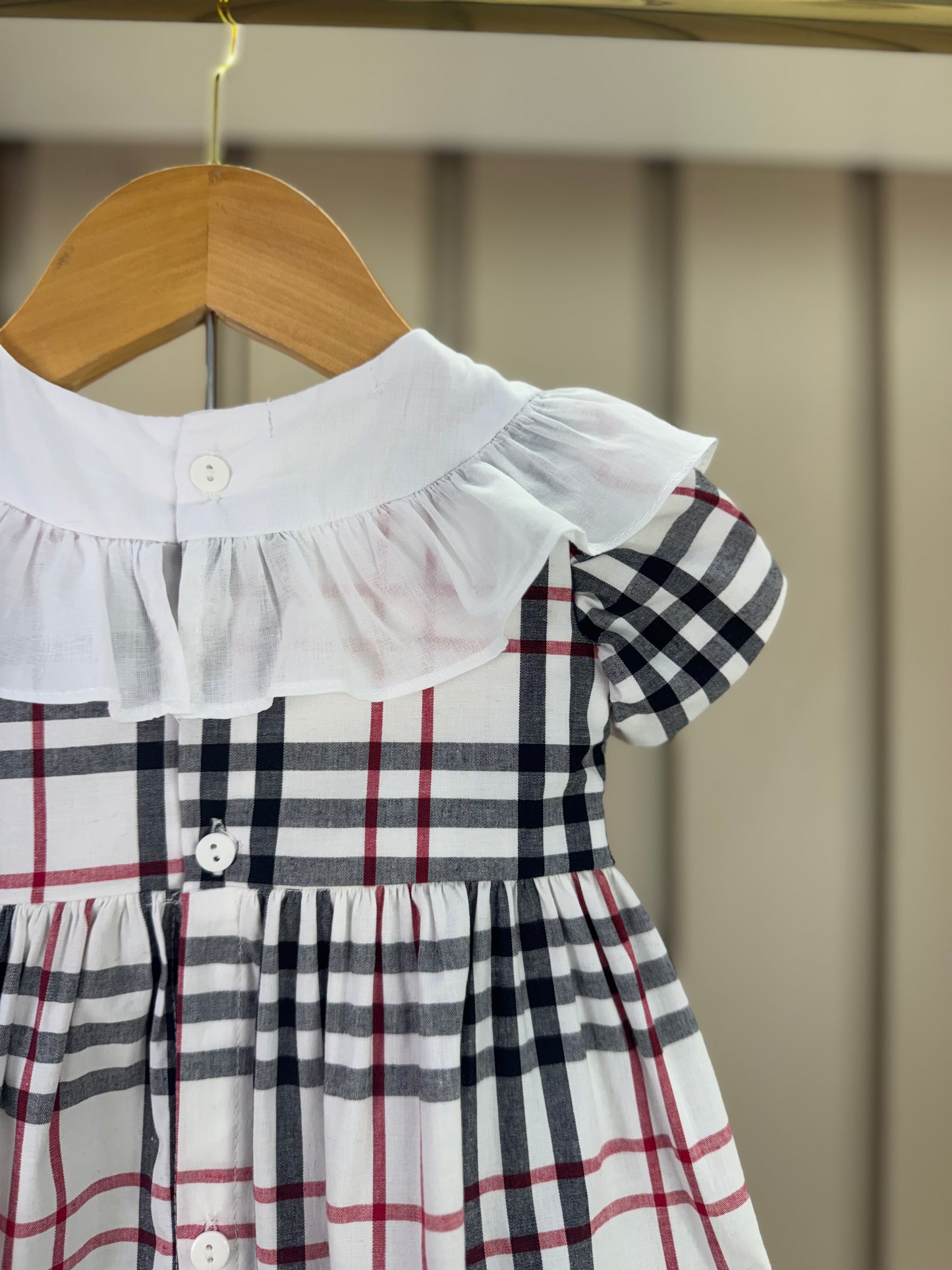 Conjunto Bebê Bata Gola Bordada com Faixa e Culote Xadrez - Roana