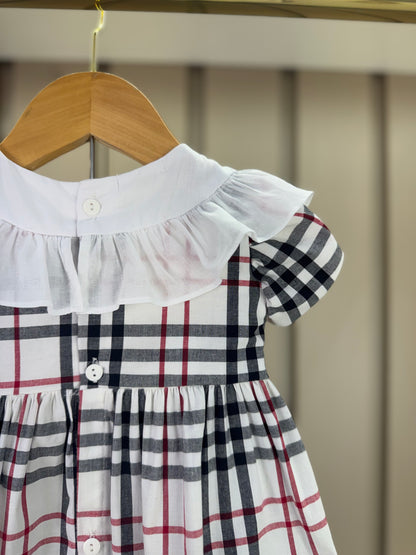 Conjunto Bebê Bata Gola Bordada com Faixa e Culote Xadrez - Roana