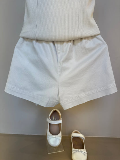 Conjunto Infantil Blusa Lacinho Bordado Bege e Saia-shorts Sarja Babadinho Bege - Pituchinhus