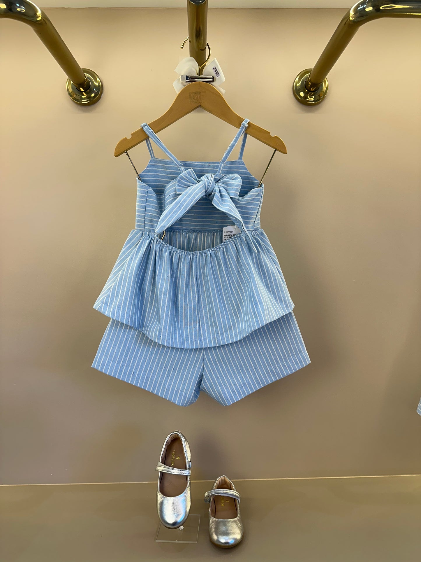 Conjunto Infantil Blusa Alças Com Regulador e Shorts Com Cós