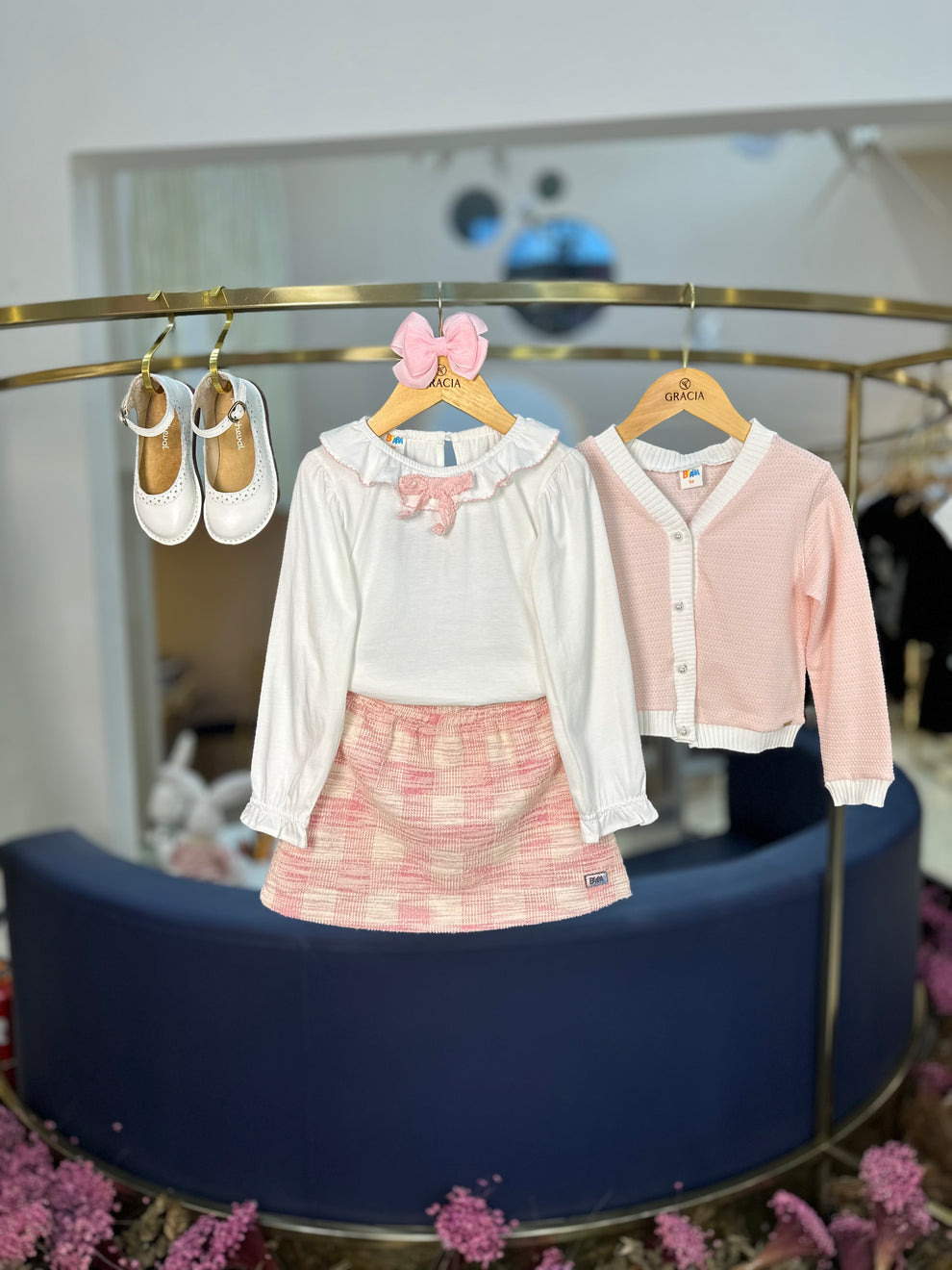 Conjunto Infantil Blusa de Algodão com Laço e Shorts-saia