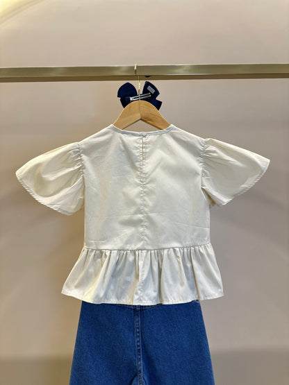 Conjunto Infantil Blusa Bordado Flores Bege e Calça Jeans Reta Laços - Momi