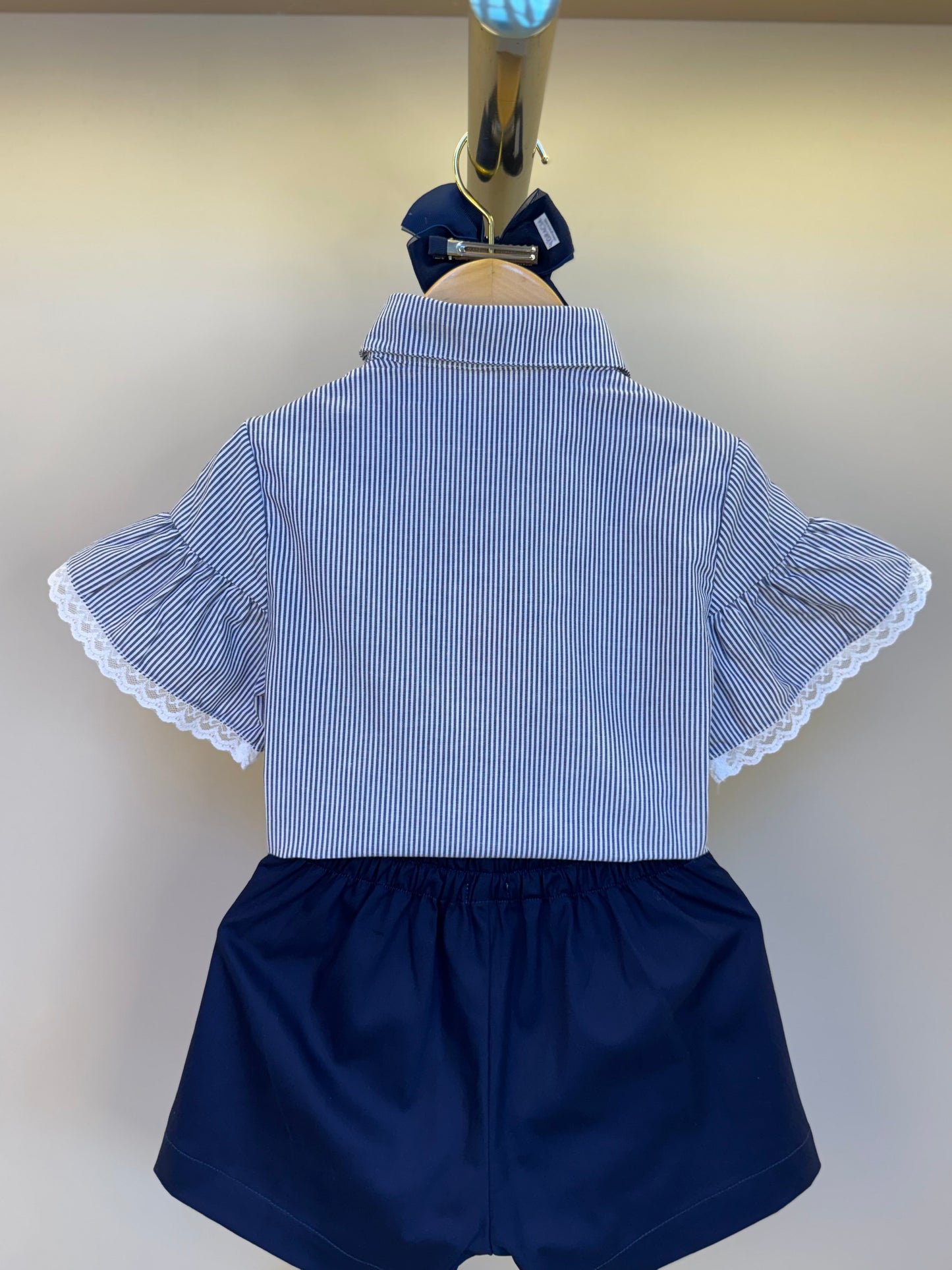 Conjunto Infantil Camisa Listrada Bordada e Shorts Sarja Marinho - Um Mais Um