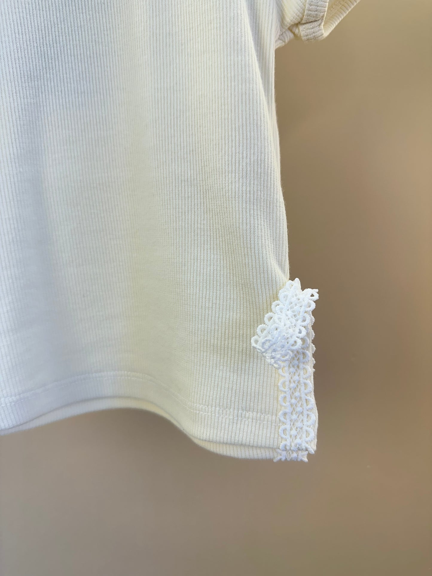 Blusa Infantil Off White de Renda nas Laterais - Gabriela Aquarela