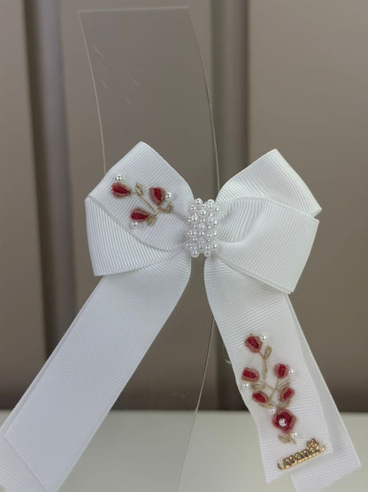 Laço Infantil Alongado Bordado Flores com Pérolas Branco - Roana