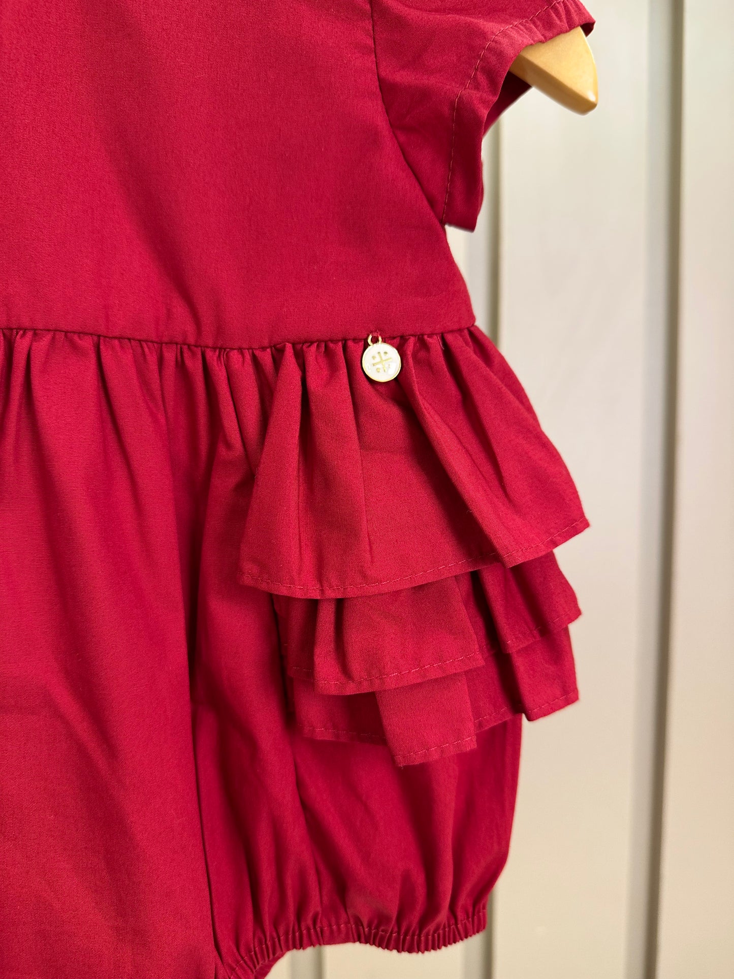 Romper Bebê Fofinho Tricoline Babados Vermelha - Um Mais Um