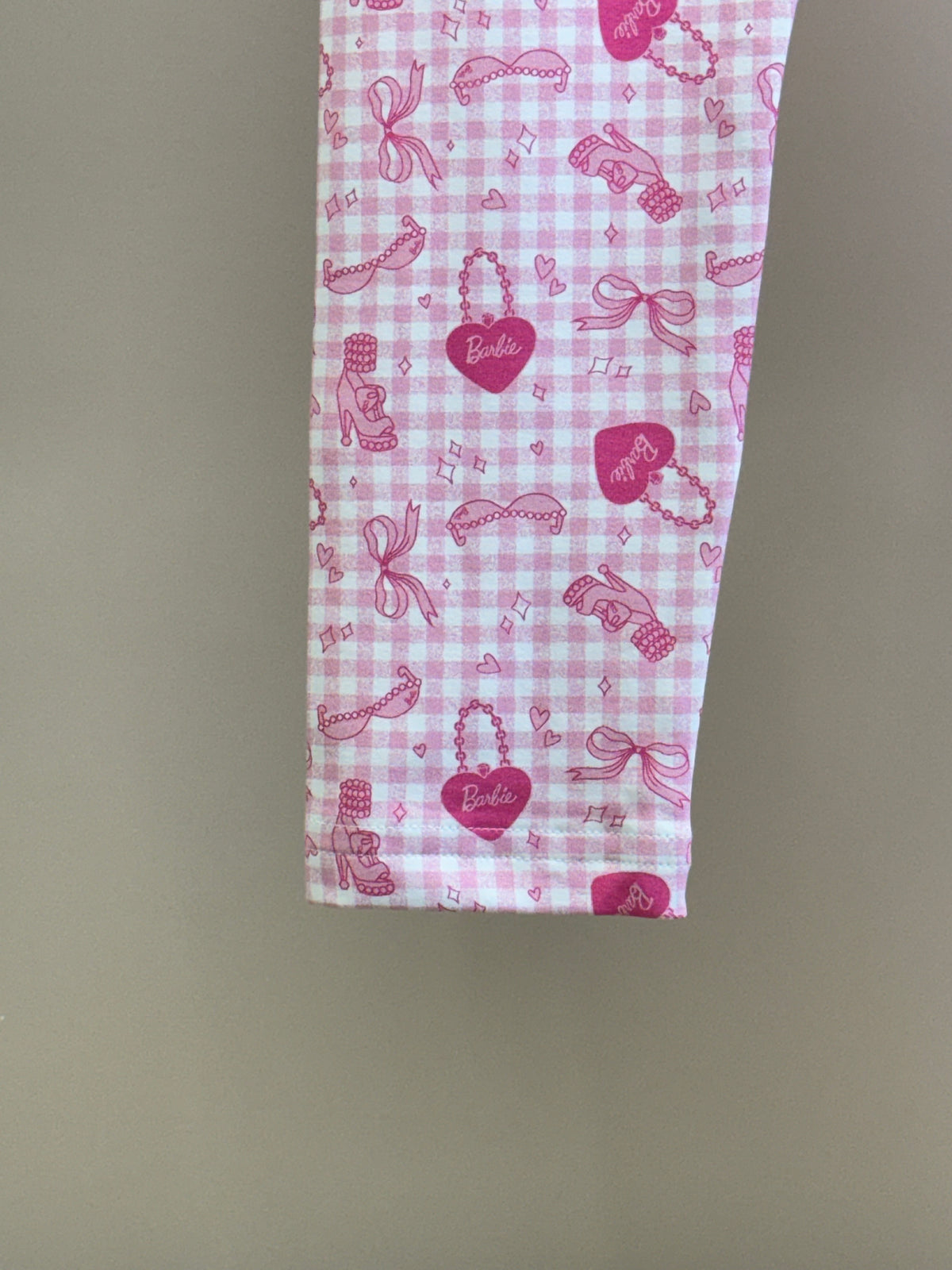Conjunto Infantil Regata Barbie Cristais Off White e Calça Legging Barbie Rosa Xadrez - Pituchinhus