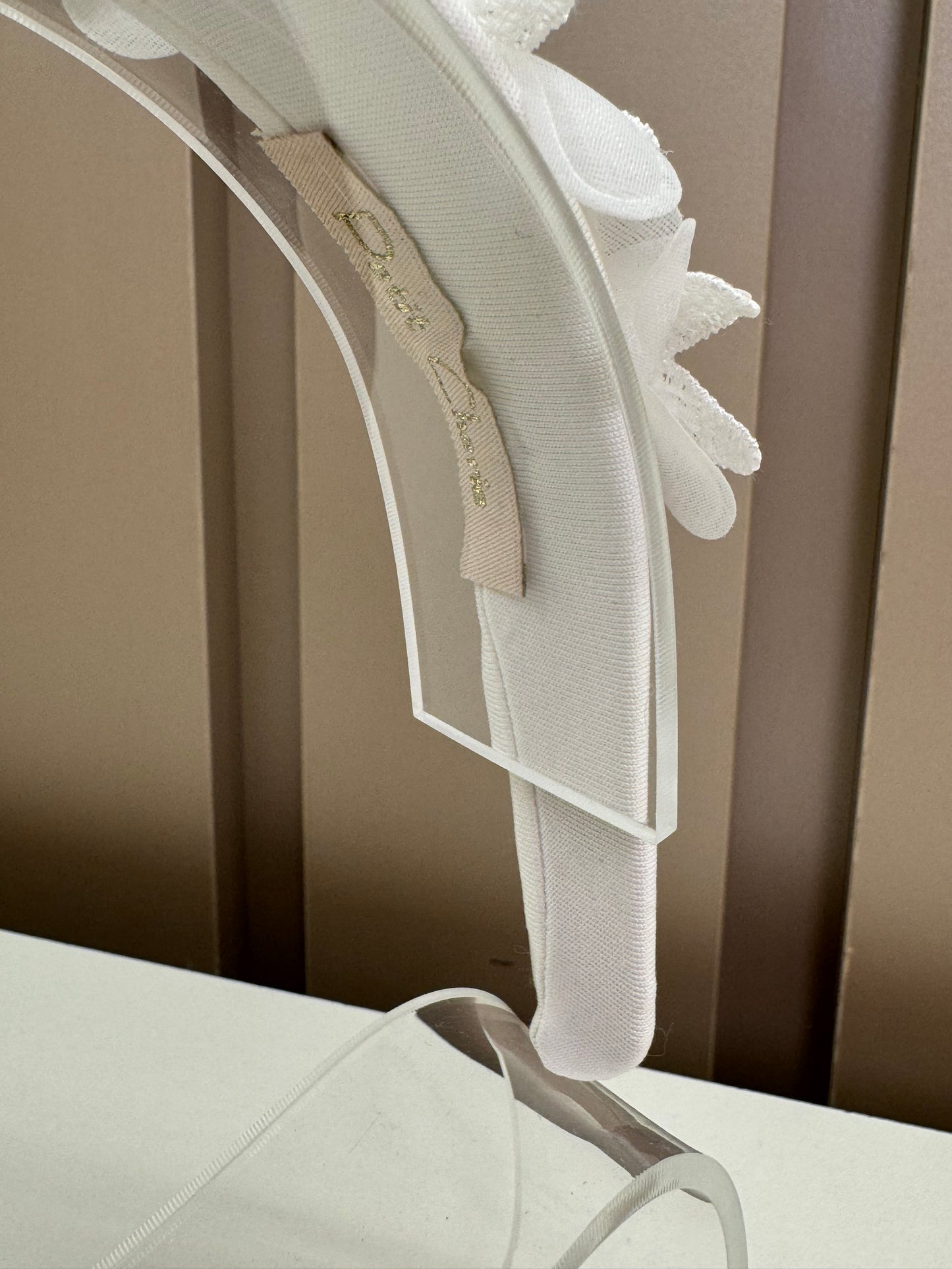 Tiara Infantil Flores 3D Off White - Petit Cherie