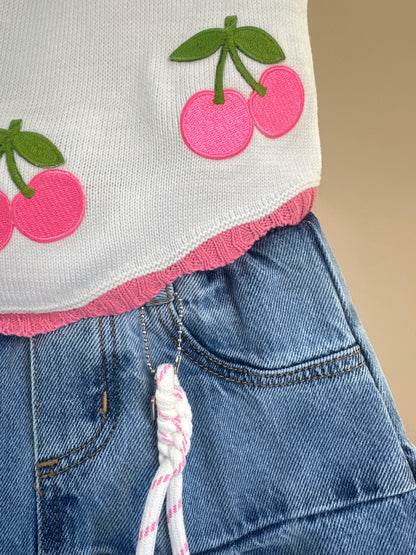 Conjunto Infantil Blusa Tricot Cerejas e Saia Jeans Pregas Com Pingente - Momi