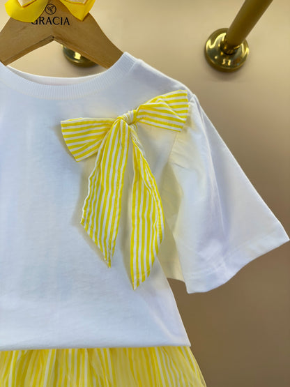 Conjunto Infantil Blusa Laço e Saia Listrada Com Aplicação de Flores - Momi