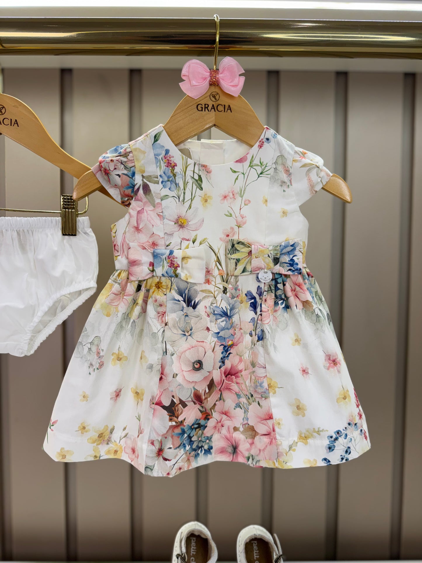 Vestido Bebê Algodão Pregas e Lacinho Com Calcinha Floral Candy - Um Mais Um