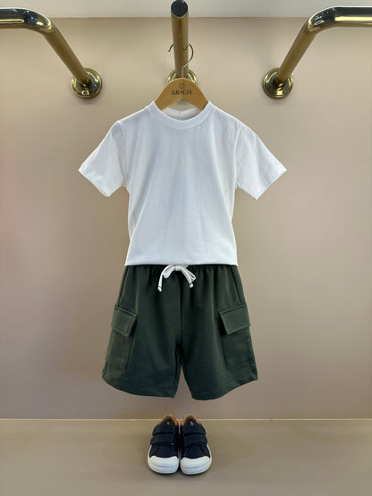 Conjunto Infantil Camiseta Silk nas Costas e Bermuda Cargo Militar Verde - Beabá