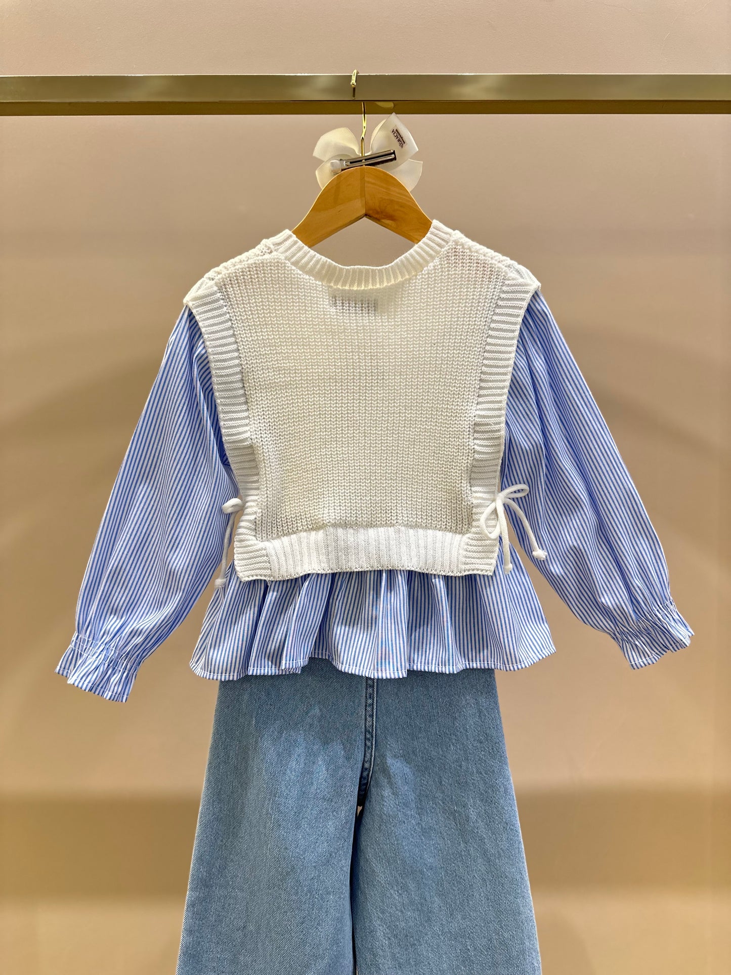 Conjunto Infantil Colete Tricot Off White e Calça Jeans Bordada Flores - Momi