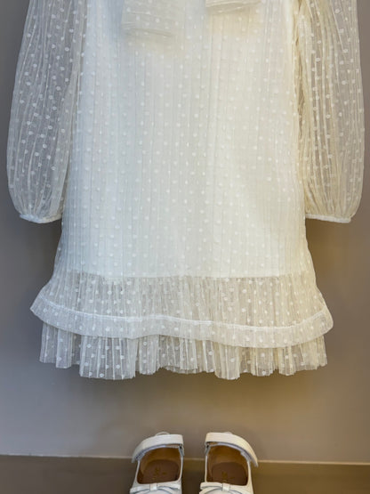 Vestido Infantil Trapézio Tule Plissado Aplicação Laço Off White - Luluzinha