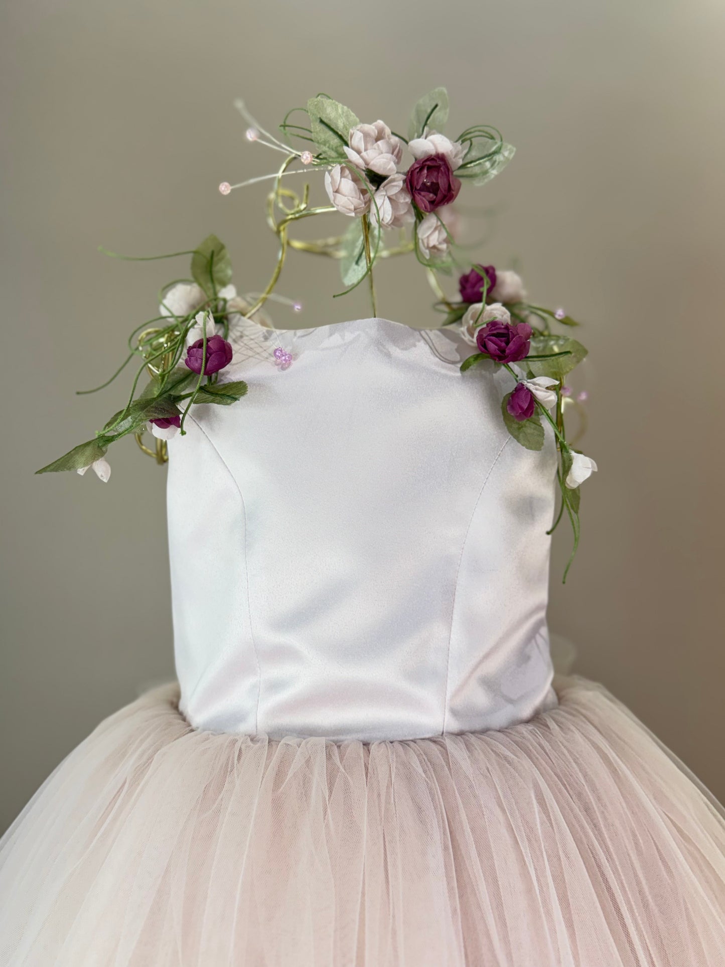 Vestido Infantil Festa Costas Trançadas e Flores Bordadas