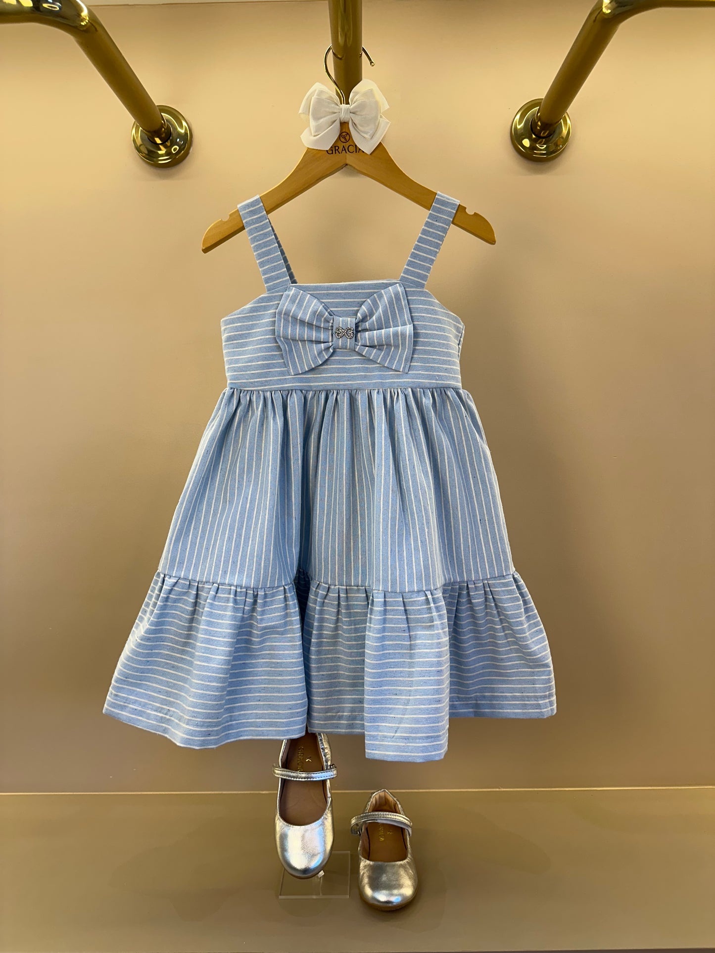 Vestido Infantil Rodado Alças Largas Saia Aplicado Na Frente