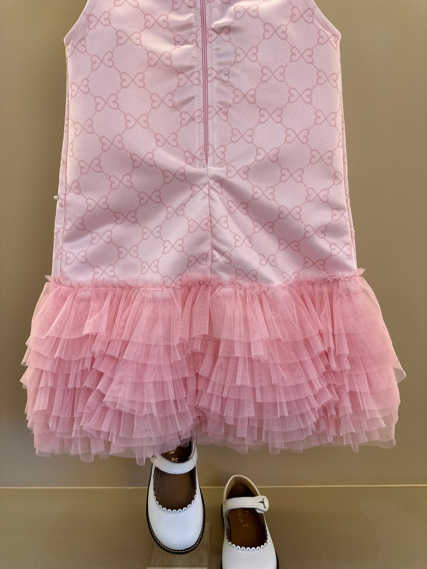 Vestido infantil Acetinado Monograma com Babados - Luluzinha