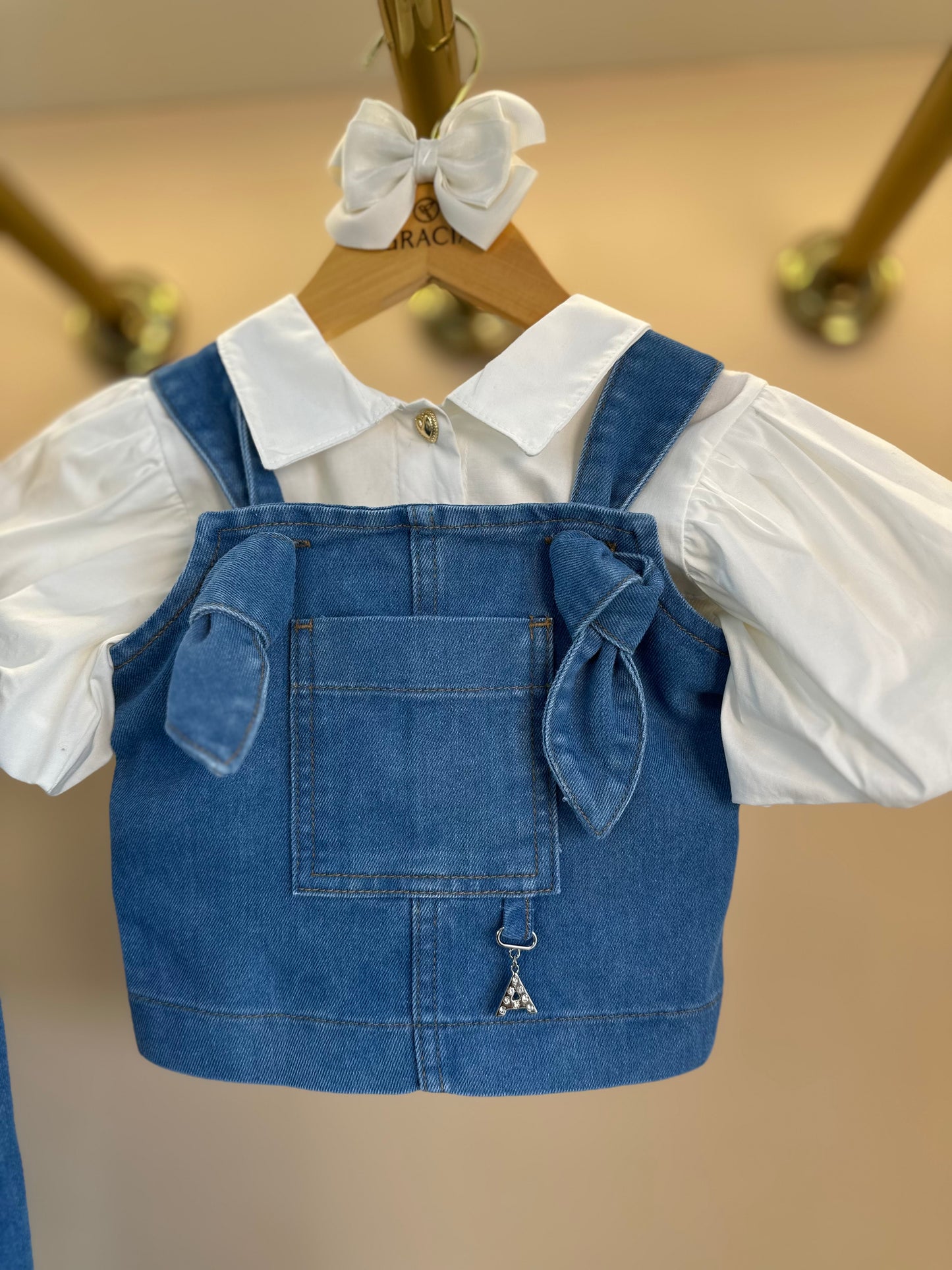 Conjunto Infantil Sobreposição Jeans, Blusa Manga Bufante e Calça Plissada - Animê