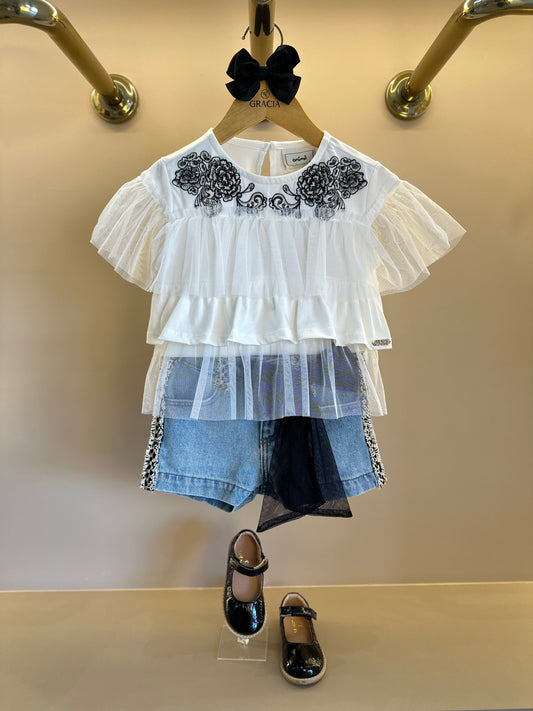 Conjunto Infantil Blusa  Bordada e Babados Pérola e Shorts Jeans Laço Preto - Animê