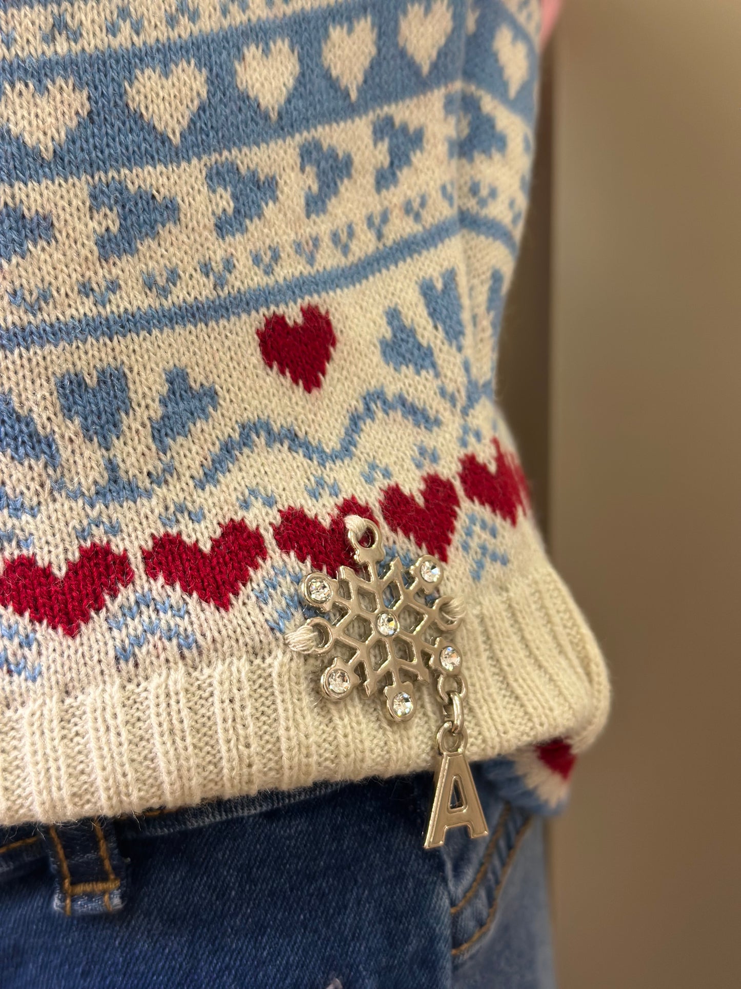 Conjunto Infantil Conceito Colete Tricot Corações e Calça Jeans Bolsos Bordados - Animê
