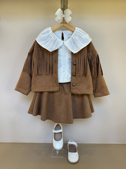 Conjunto Infantil Jaqueta Couro Tech com Franjas, Blusa Maxi Gola Babados E Saia Couro Tech - Animê