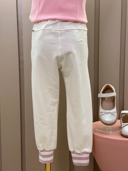 Conjunto Infantil Regata Patche Coração Barbie Rosa e Calça Moletom Jogging Patche Barbie Off White - Pituchinhus