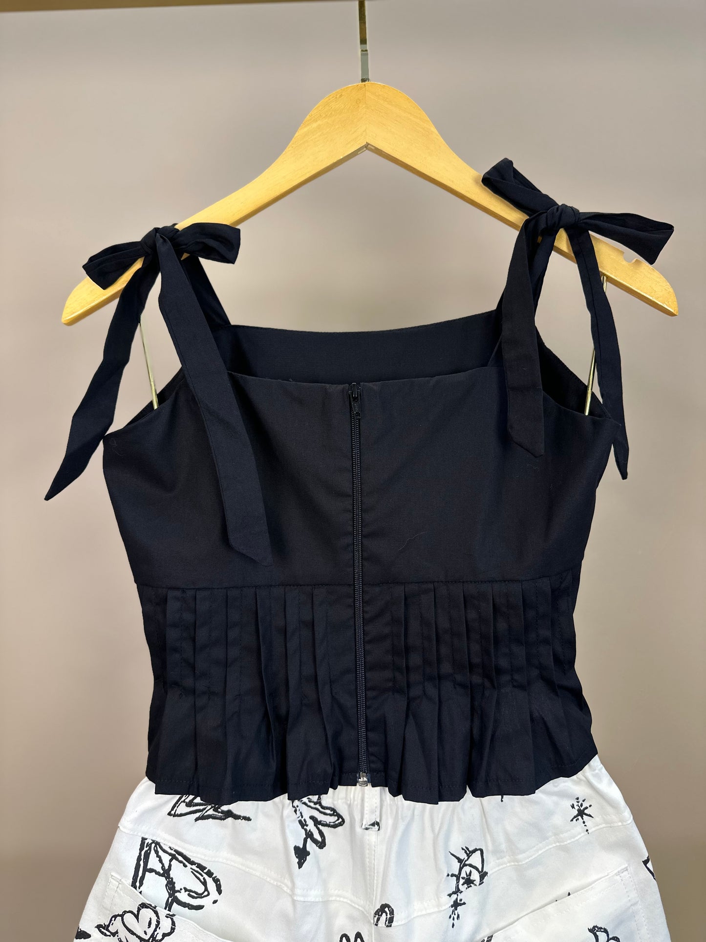 Conjunto Teen Blusa Pregas Laço Alça e Shorts-saia Sarja Star Off White - Two In