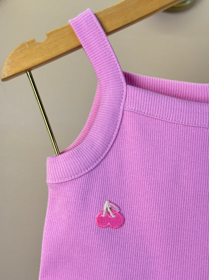 Conjunto Infantil Regata Rosa Com Cerejas e Saia Jeans Pregas Com Pingente - Momi