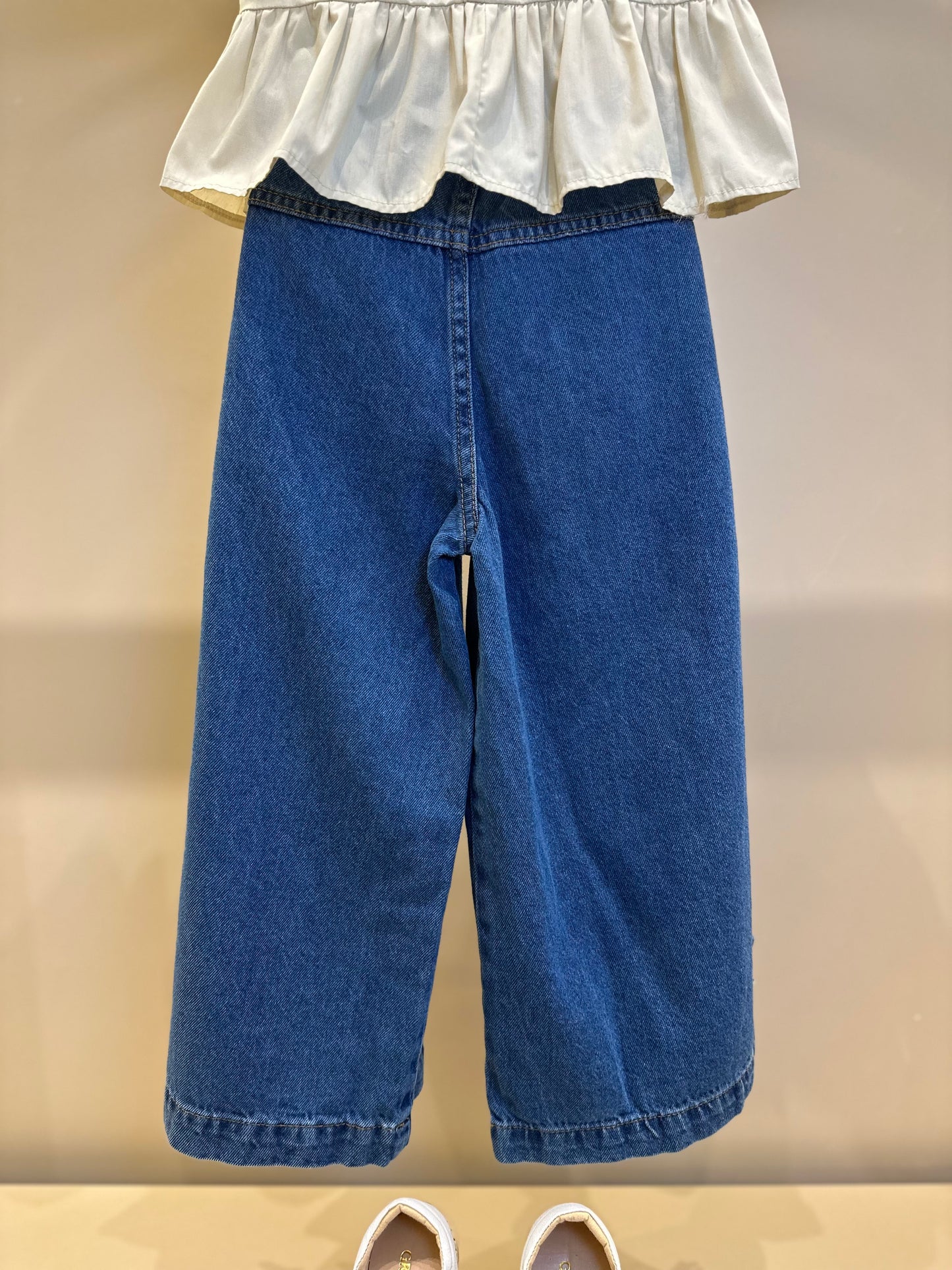 Conjunto Infantil Blusa Bordado Flores Bege e Calça Jeans Reta Laços - Momi