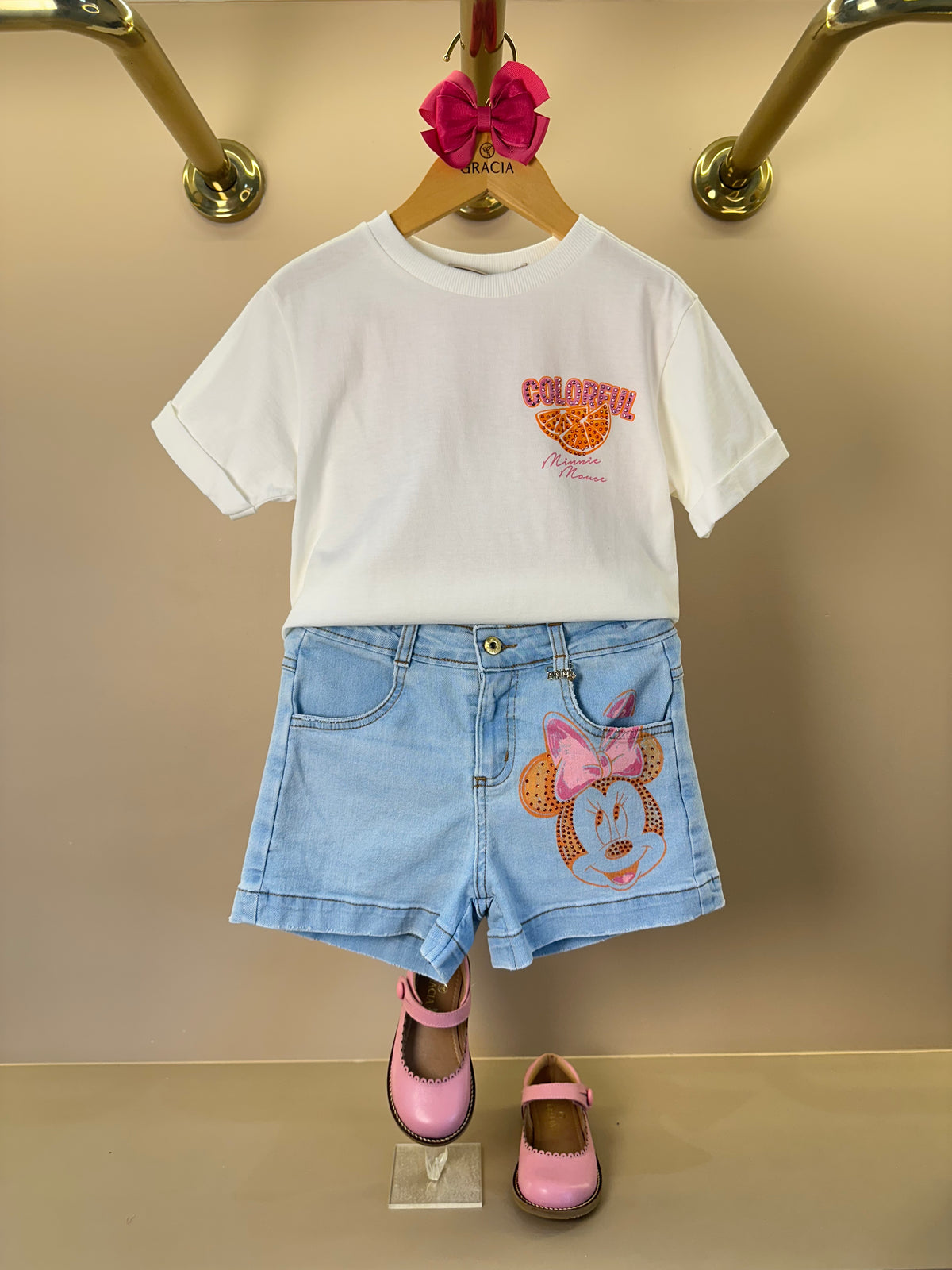 Conjunto Infantil Blusa Minnie Mouse Colorful e Shorts Jeans Estampa Minnie - Animê